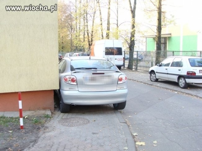 Parkowanie na chodnikach...