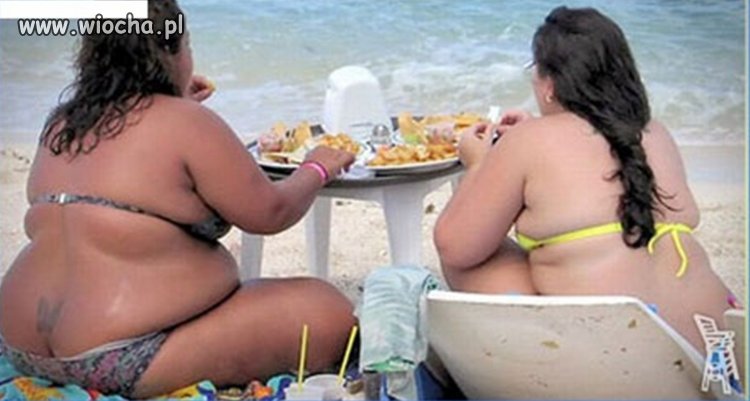 A na plaży, jak foczki.