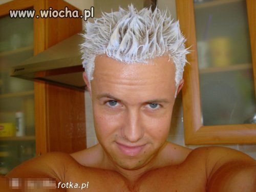 Sweet focia z rozjaśniaczem na głowie