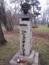 Nie wiem w czym zawinił im ten pomnik