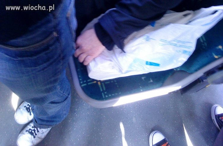 Pani postoi, strasznie mi się siatka zmęczyła 