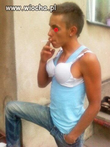 Papieros, stanik i jest ok