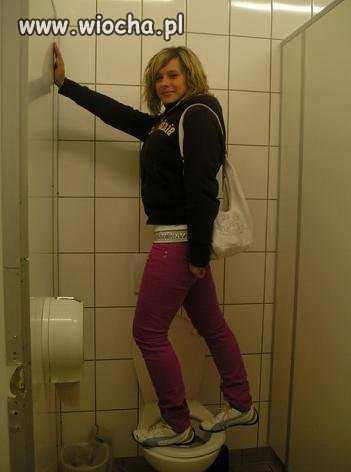 Modelka na wychodku