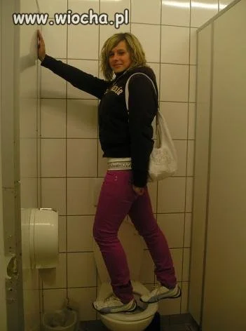 Modelka na wychodku