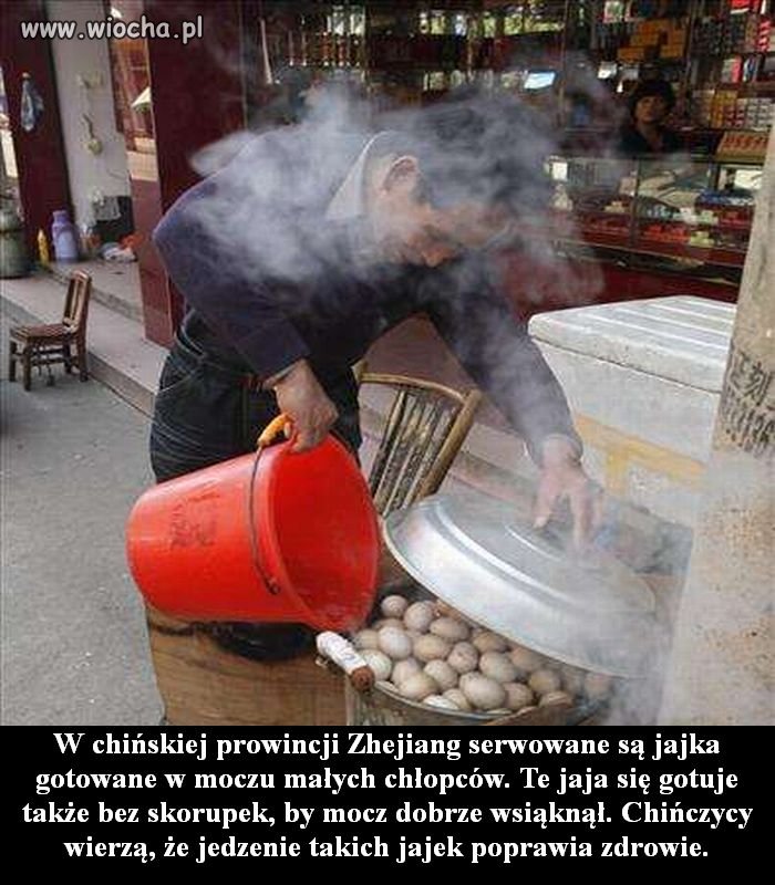 Jajka gotowane w moczu małych chłopców