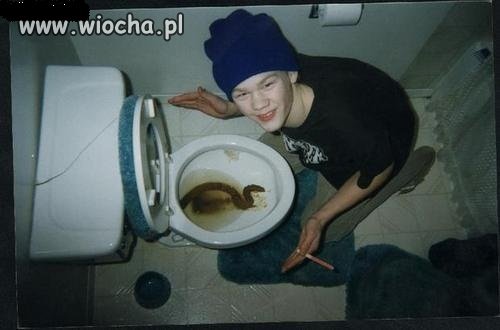 Lansik na kupkę, zbladł poważnie z wysiłku