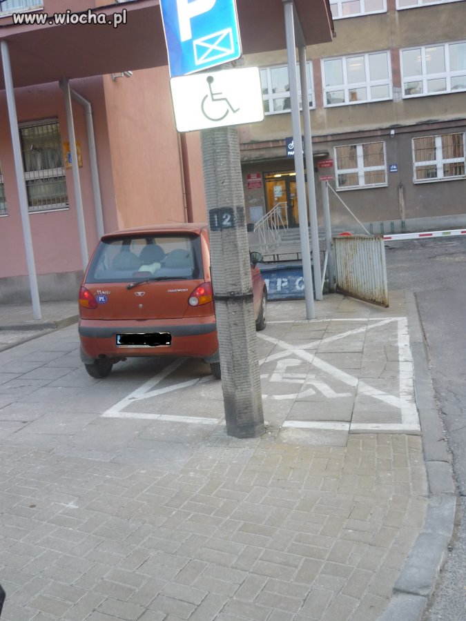 Miejsce parkingowe dla niepełnosprawnych