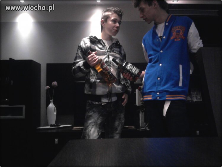15-latkowie z alkoholem rodziców