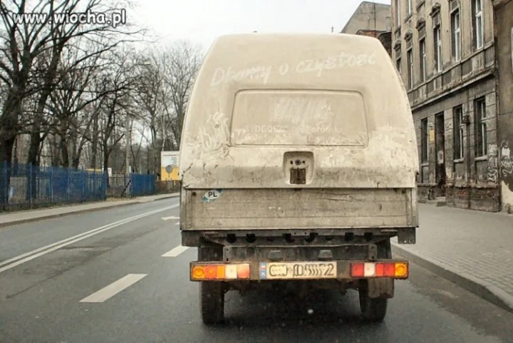 Oni dbają o czystość, byle nie swoją...