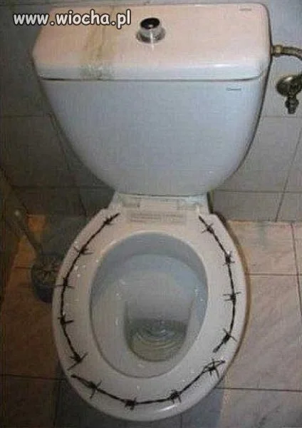 Siadanie na desce ZABRONIONE!
