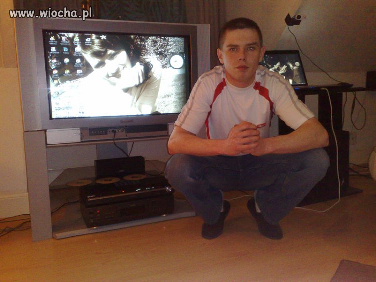Nie ma to jak fota obok TV