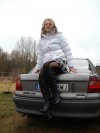 Sex dziunia na samochodzie