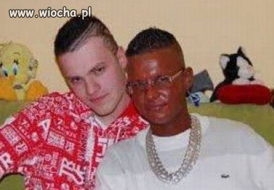 Ciemny z białym