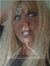 Blondi 40+ pentagram na czole, krzyżyk odwrotnie