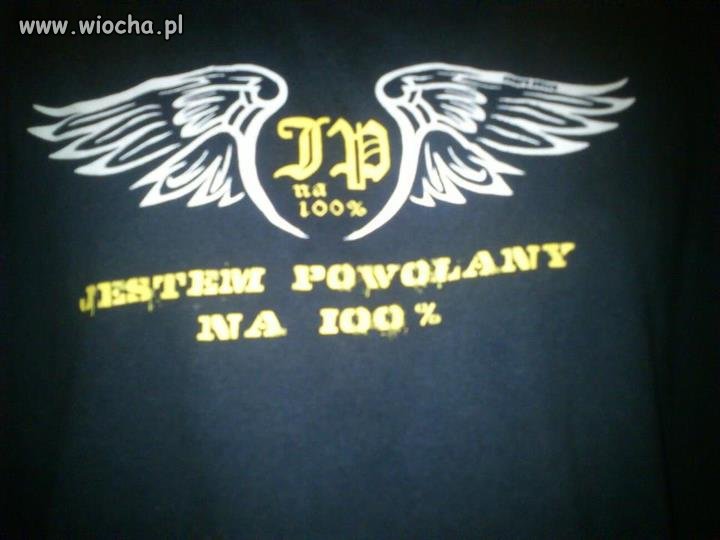 Koszulka w prezencie od księdza