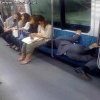 Śpioszek w metrze