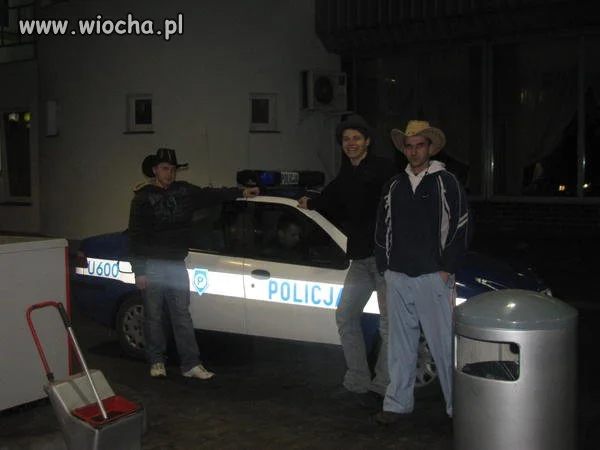 Lans przy radiowozie