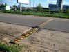 Próg zwalniający na drodze