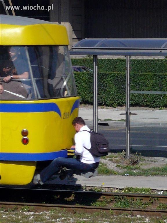 Brak rozumu, kasy albo miejsca