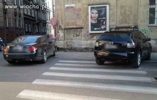 Mają drogie fury i myślą że mogą.