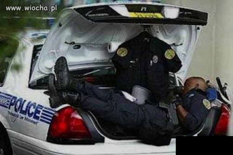 Nie śpi ktoś