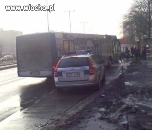 Chodnik, przystanek autobusowy ...
