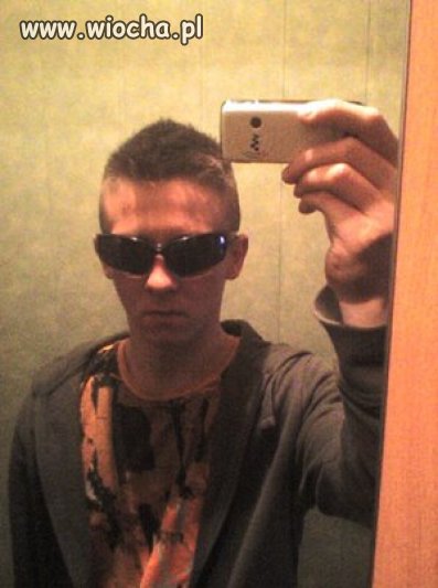 Słit focia przed lustrem