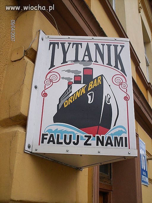 Tytanik faluje 