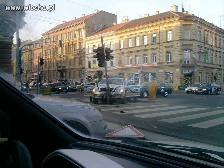 Kto postawił tam sygnalizator?