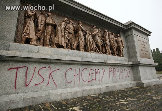 Niszczenie pomników 