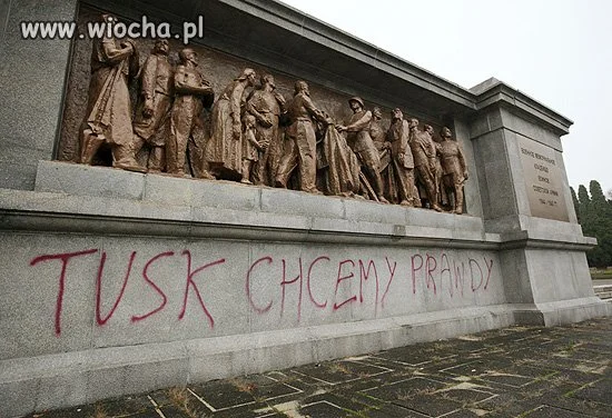 Niszczenie pomników 