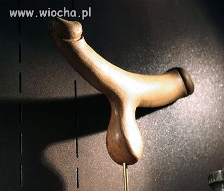 Wieszak? Lampa?
