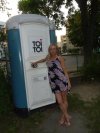 Kolejna amatorka przenośnych kibli