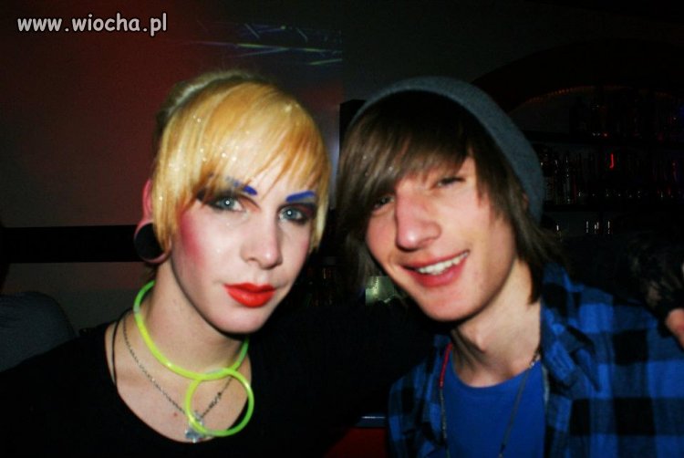 Ohh ten make up...
