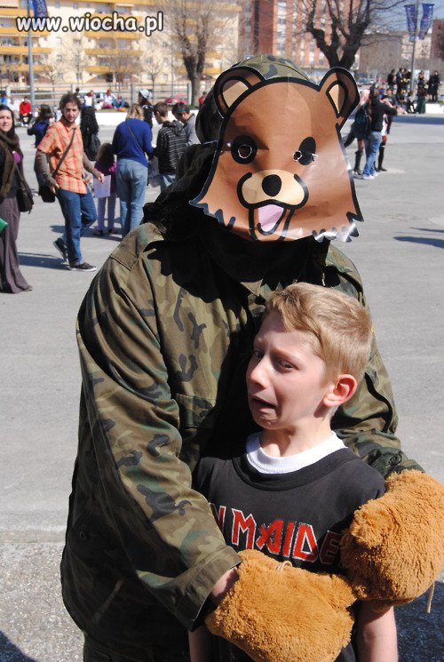 Pedo Bear czai się wszędzie 