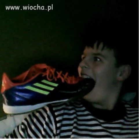 Synku, spróbuj te nowe buty!