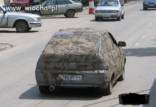 Wiocha takim brudnym autem jeżdzić