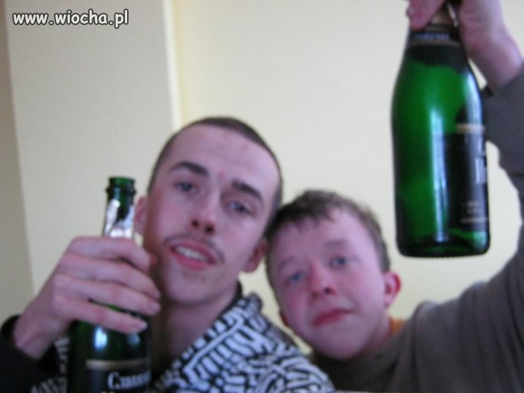 Opis zdjęcia na FB: Party Hard