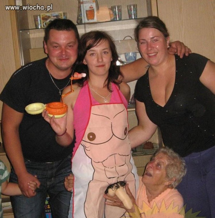 Rodzinna fotografia z babcią...