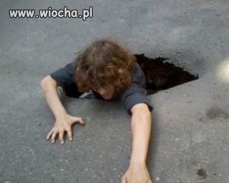 Temat polskich dziurawych dróg ...