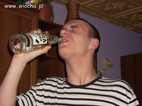 Pusta flacha? Jest! Wykrzywiona gęba? Jest!