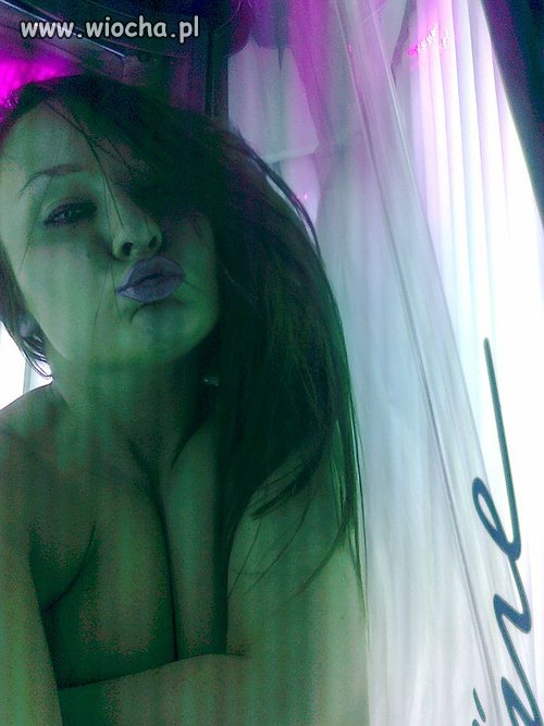 Sweet dzióbek... cycki... lans w solarium