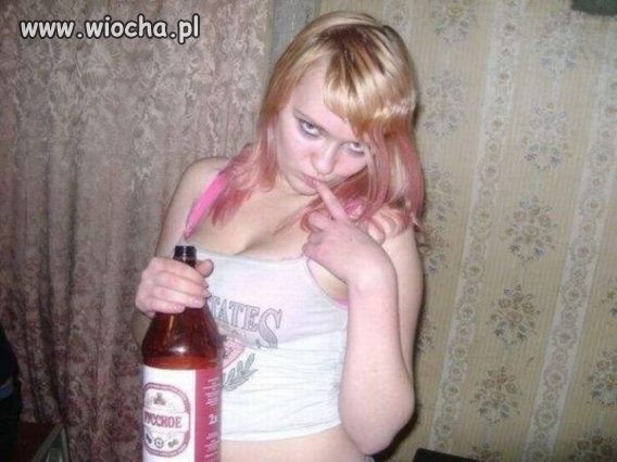 Dziunia chwali się alkoholem