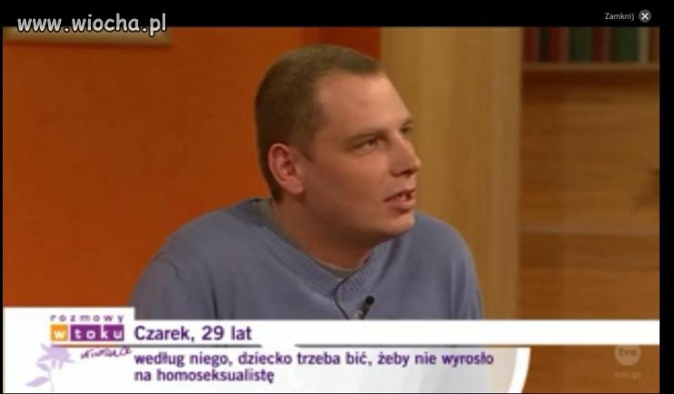 Czarek pasem wpaja dzieciom zasady