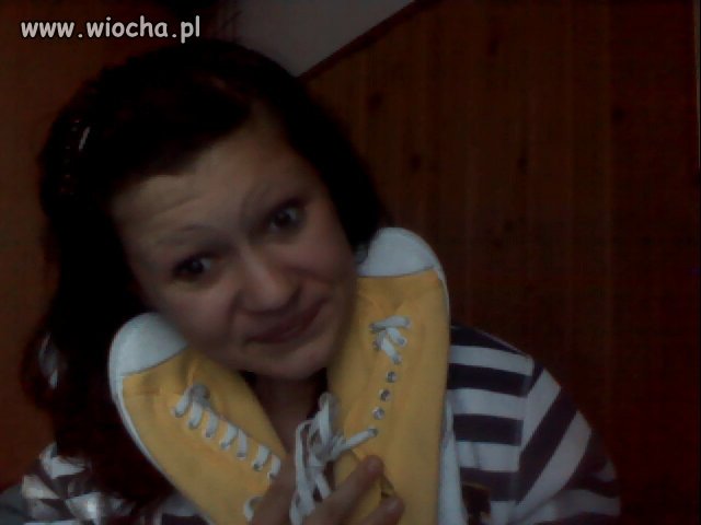 Te oczy i ... trampki?