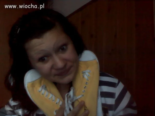Te oczy i ... trampki?