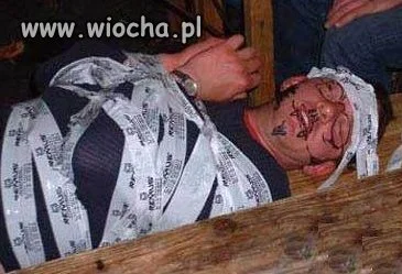 Poniósł go melanż 