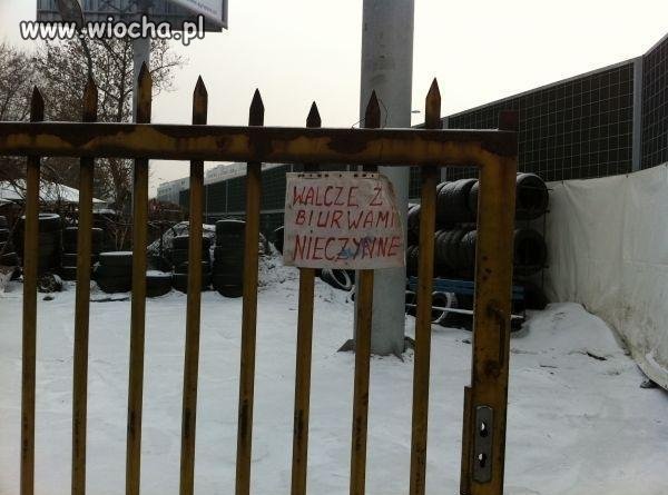 Mamy prawie milion urzędników i po co ?