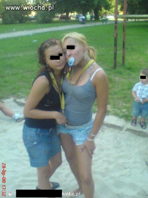 Mamusia ciągnie smoka do zdjęcia