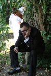 Białe skarpety do ślubnego gajerka